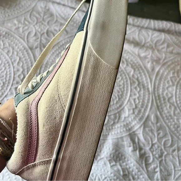 Vans Blue and Pink Women's Sneakers - Picture 10 of 10